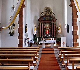 In der Kirche Klein-Heiligkreuz